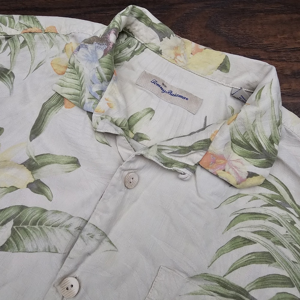 Tommy Bahama Mens Medium Beige Silk Hawaiian Shirt Floral Tropical Button Up